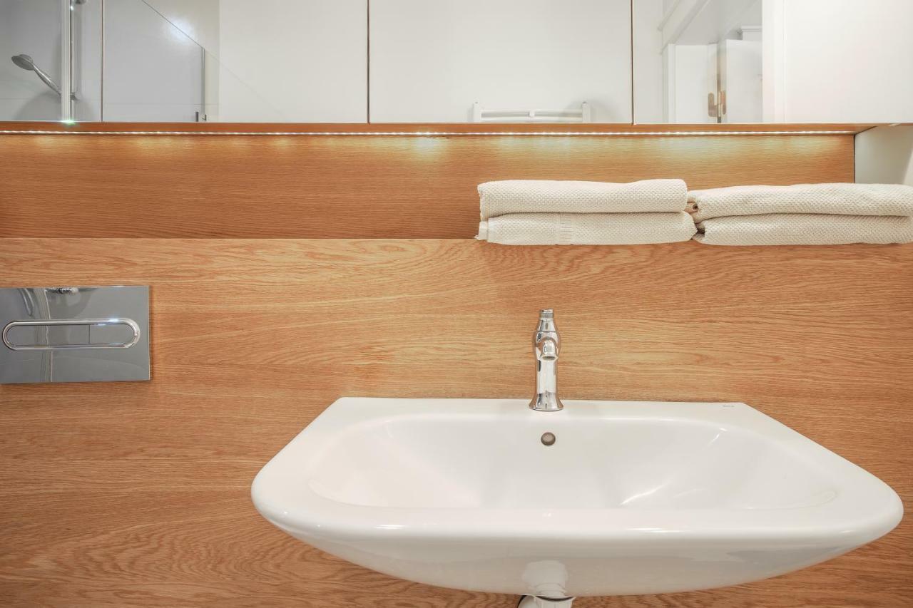 Citystay Ambra Waterlane Apartment กดัญสก์ ภายนอก รูปภาพ